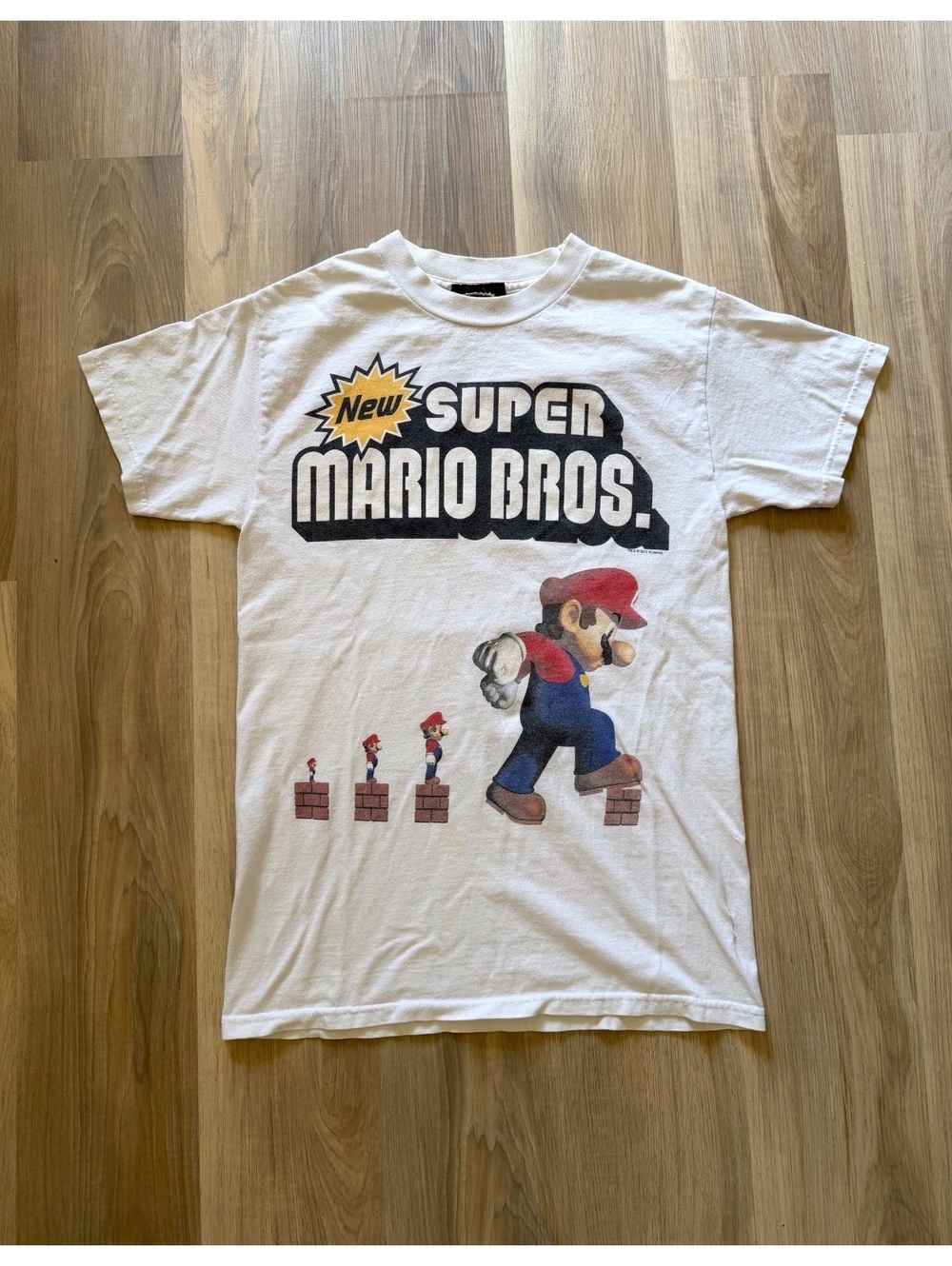 Vintage RARE 2010 Super Mario Bro's T-Shirt